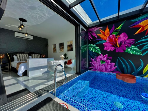 SUNSET SUITE
