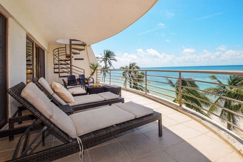 Oceanfront PH Corto Maltes 305 w/ Rooftop