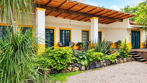 Shanti Home: Refugio Romántico c/ Terraza & Jardín