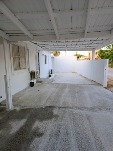 Cozy apartment conveniently located 20 Aruba Local Rental