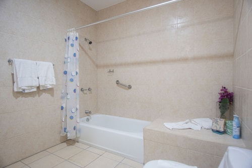 NEW ! Bay Harbor studio 202 9 Aruba Local Rental