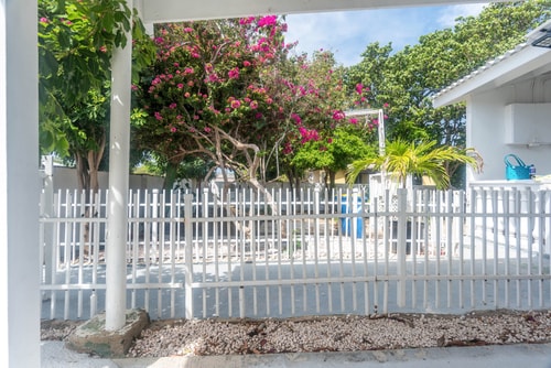 HolidayHome conveniently located 46 Aruba Local Rental
