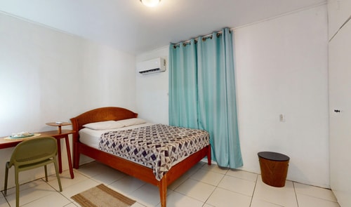 HolidayHome conveniently located 41 Aruba Local Rental