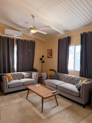 Lovely house in Palm Beach close to Hotel Area 48 Aruba Local Rental