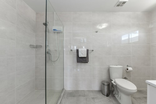 Luxury 2BR Villa • Pool • Walk to Palm Beach 52 Aruba Local Rental