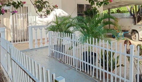 HolidayHome conveniently located 11 Aruba Local Rental