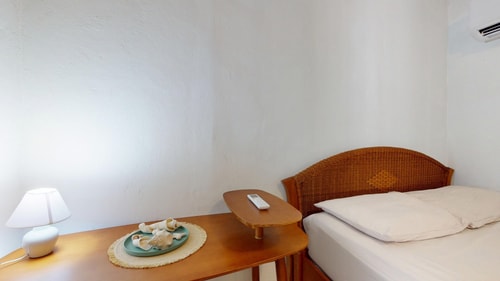 HolidayHome conveniently located 40 Aruba Local Rental
