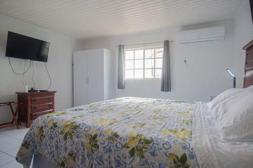 Aruban Home Close to Beach 8 Aruba Local Rental