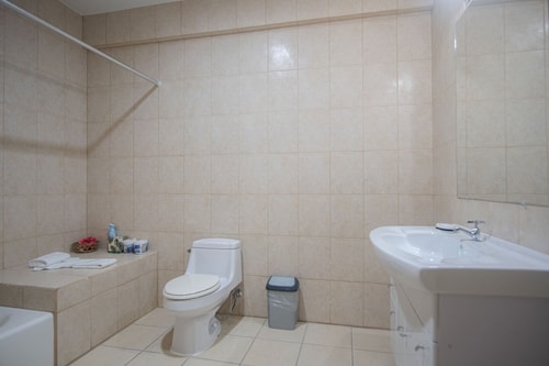 NEW ! Bay Harbor studio 201 ( 4 persons) 9 Aruba Local Rental