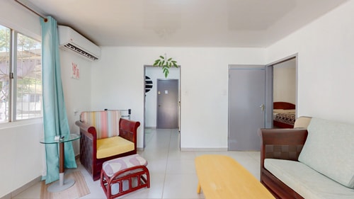 HolidayHome conveniently located 33 Aruba Local Rental