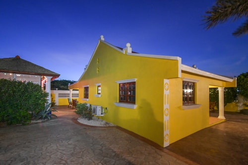 NEW ! Casa Kudawecha (Casa & Casita) 93 Aruba Local Rental