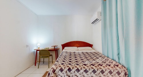 HolidayHome conveniently located 42 Aruba Local Rental