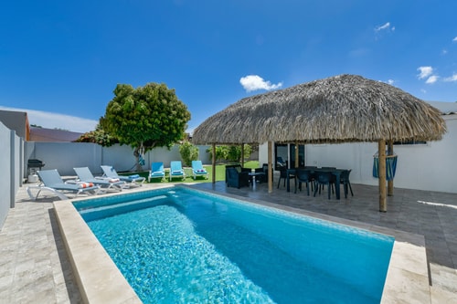 Luxury 2BR Villa • Pool • Walk to Palm Beach 16 Aruba Local Rental