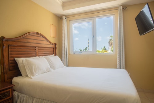 NEW ! Bay Harbor studio 203 1 Aruba Local Rental