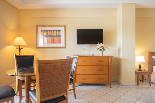 NEW ! Bay Harbor studio 206 6 Aruba Local Rental