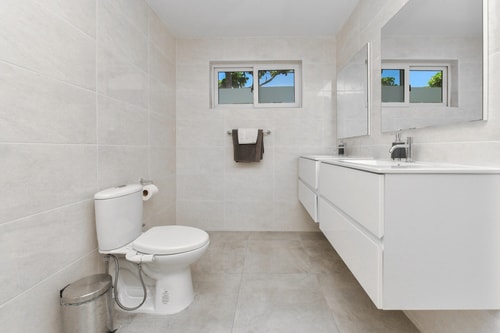 Luxury 4BR Villa • Pool • Walk to Palm Beach 74 Aruba Local Rental