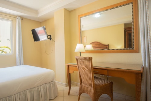 NEW ! Bay Harbor studio 203 4 Aruba Local Rental