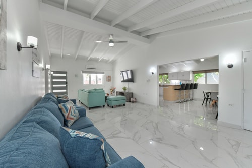 Luxury 2BR Villa • Pool • Walk to Palm Beach 4 Aruba Local Rental