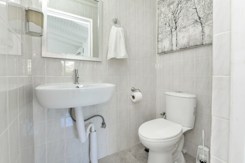 Luxury 4BR Villa • Pool • Walk to Palm Beach 42 Aruba Local Rental