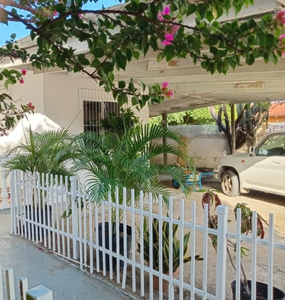 HolidayHome conveniently located 6 Aruba Local Rental