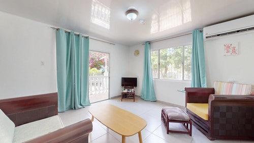 HolidayHome conveniently located 31 Aruba Local Rental