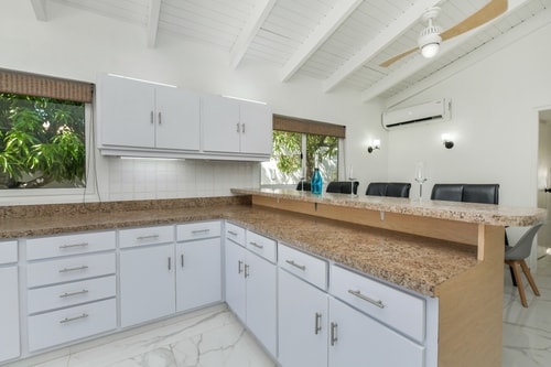Luxury 4BR Villa • Pool • Walk to Palm Beach 41 Aruba Local Rental
