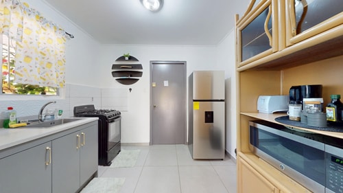 HolidayHome conveniently located 36 Aruba Local Rental