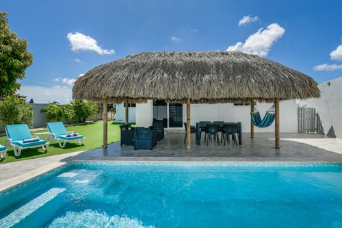 Luxury 2BR Villa • Pool • Walk to Palm Beach 20 Aruba Local Rental