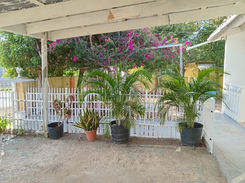 HolidayHome conveniently located 14 Aruba Local Rental