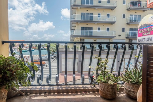 NEW ! Bay Harbor studio 206 7 Aruba Local Rental