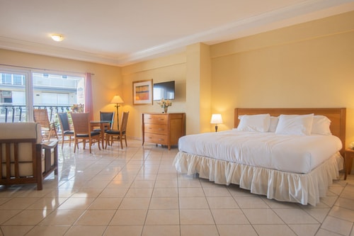NEW ! Bay Harbor studio 206 3 Aruba Local Rental