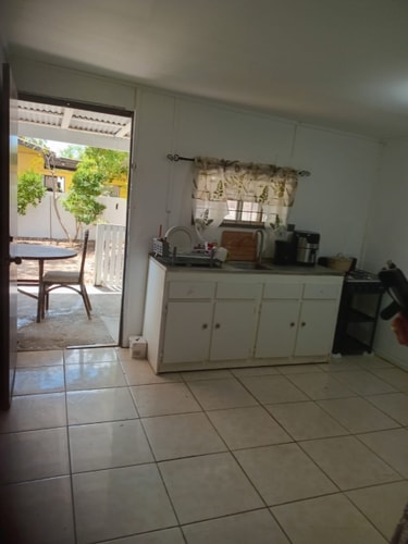 Cozy apartment conveniently located 4 Aruba Local Rental