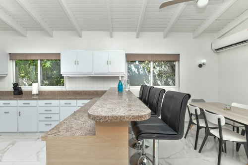 Luxury 2BR Villa • Pool • Walk to Palm Beach 31 Aruba Local Rental