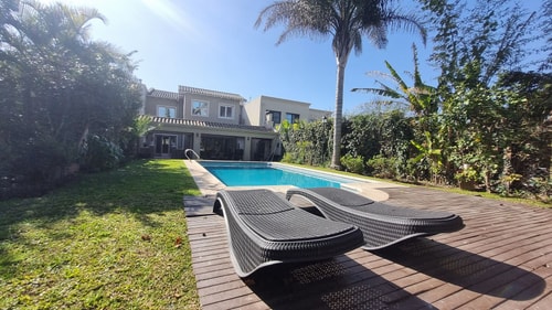 Casa en Martinez con Pileta, Jardín y Parrilla