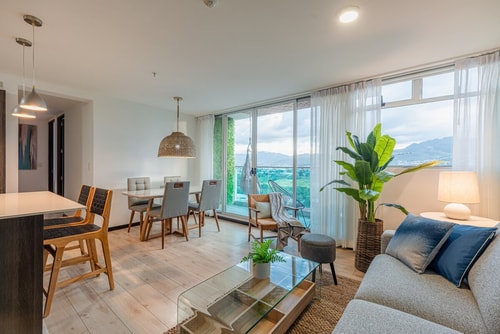 Stunning Cozy Flat w/ Mountain Views+Wi-Fi + Gym