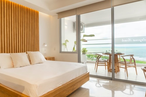 CB906 | Stylish ocean view suite, warm vibe