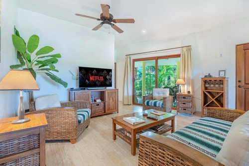 Villas 3/4 Isla Retreats -Tropical Gardens + Pool