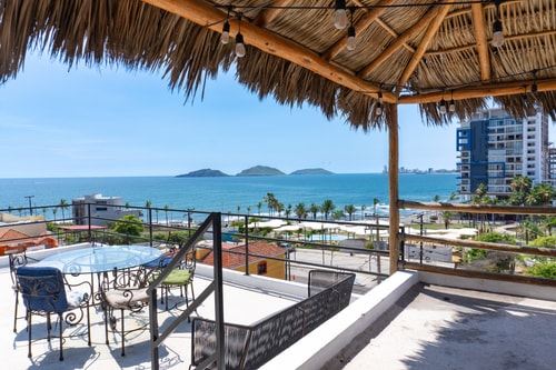 Charming Loft Steps Away from Malecon & Olas Altas
