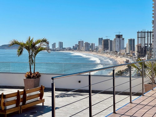 Depa para 8 personas atrás del malecón con alberca