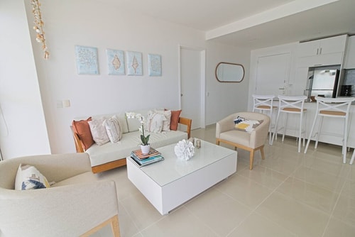Beachfront Luxury 2BR - Pool, Balcony & Ocean Vie