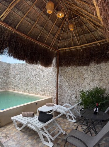 Casa con Piscina a 10 min del aeropuerto, parking.