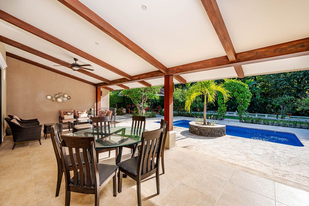 Villa Maria | Private Pool and Mini Golf Escape gallery image 15