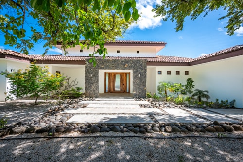 4 BR Pool Villa w/Jacuzzi in Hacienda Pinilla gallery image 2