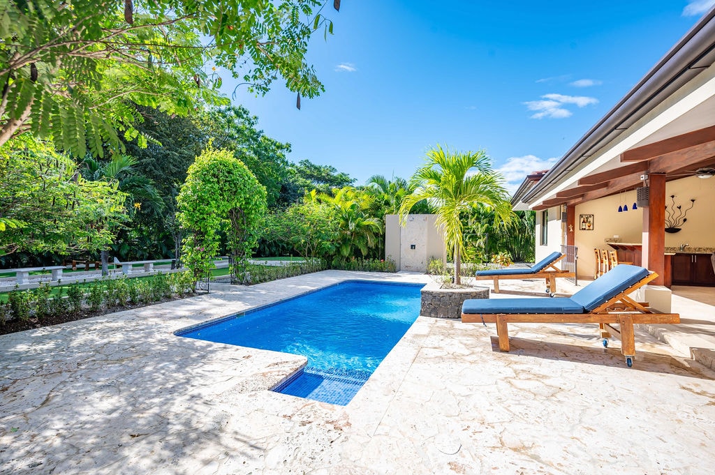 Villa Maria | Private Pool and Mini Golf Escape gallery image 10