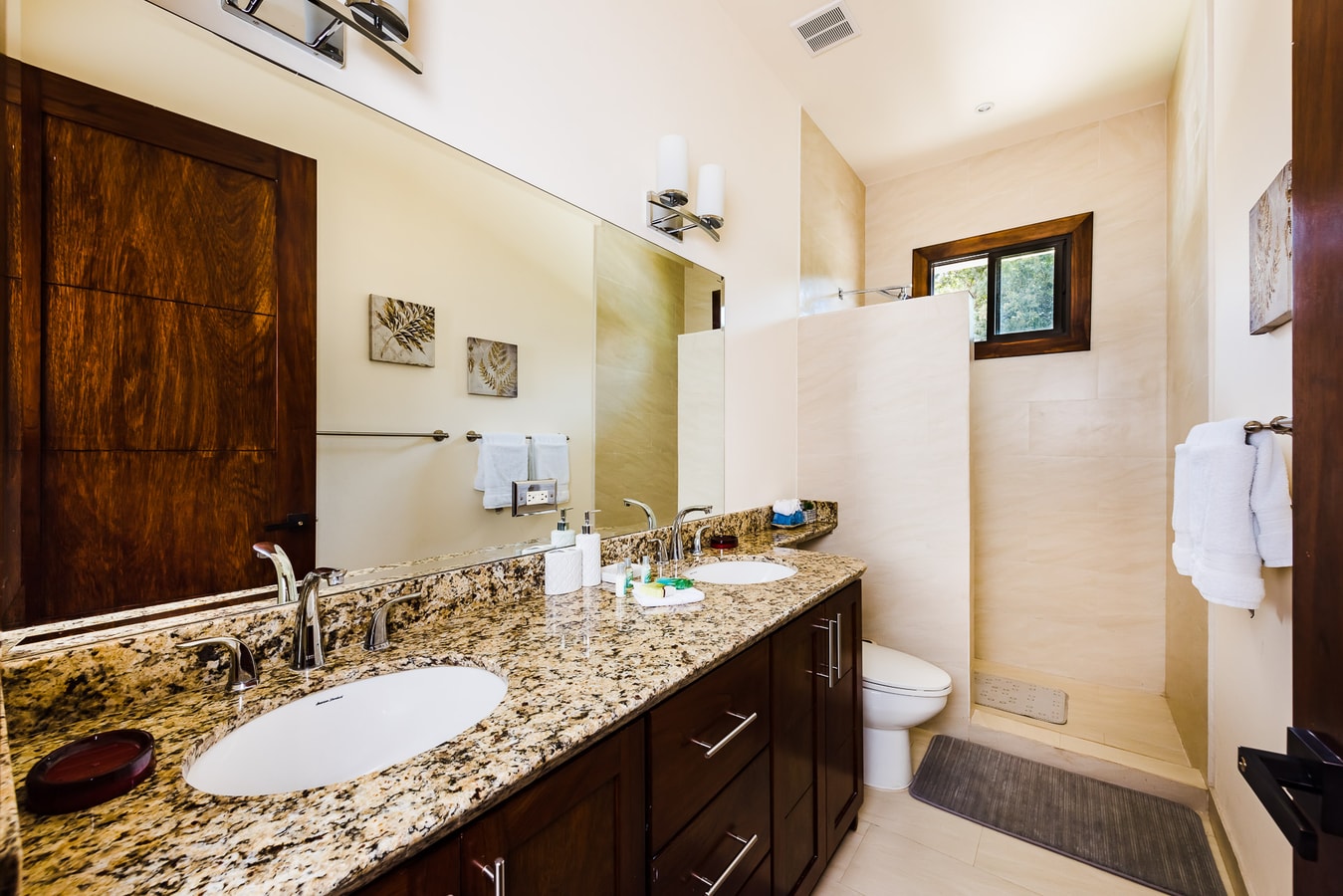 Villa Maria | Private Pool and Mini Golf Escape gallery image 28