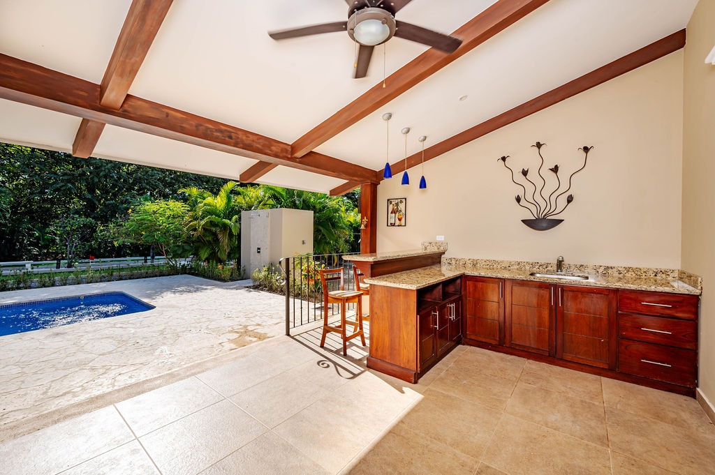 Villa Maria | Private Pool and Mini Golf Escape gallery image 17