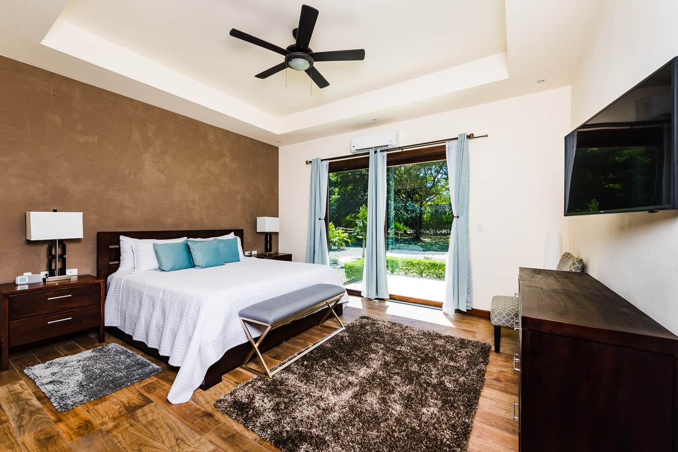 Villa Maria | Private Pool and Mini Golf Escape gallery image 2