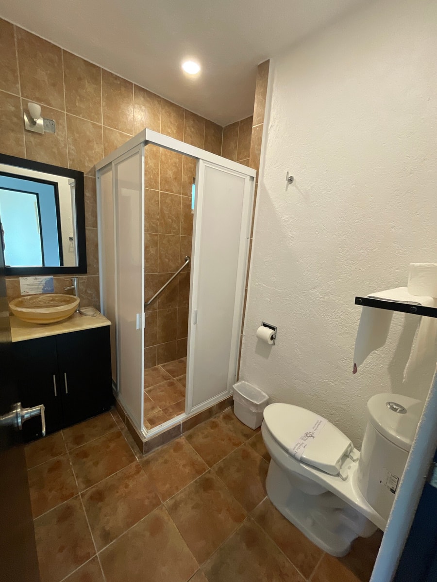 Penthouse with Pool, Gym & A/C gallery image 15