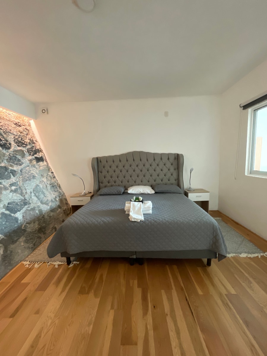 Loft with Pool, Gym & A/C Suite gallery image 8