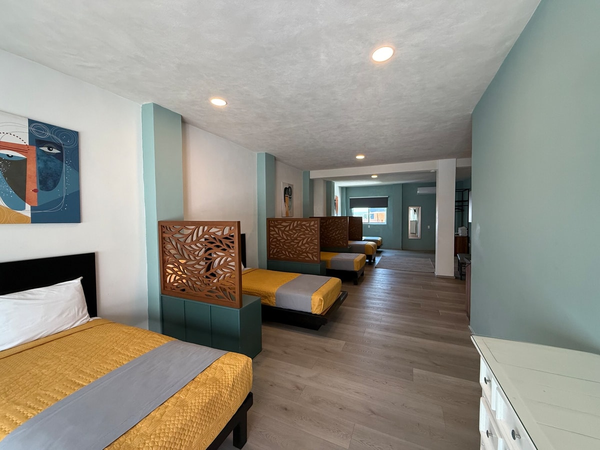 Apartment with Pool & Gym gallery image 2
